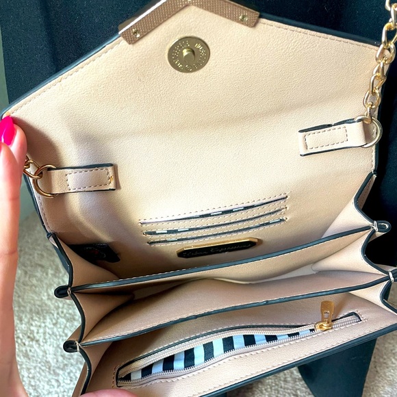 Urban expressions tan cross body bag hester envelope gold hardware vegan - Picture 5 of 6